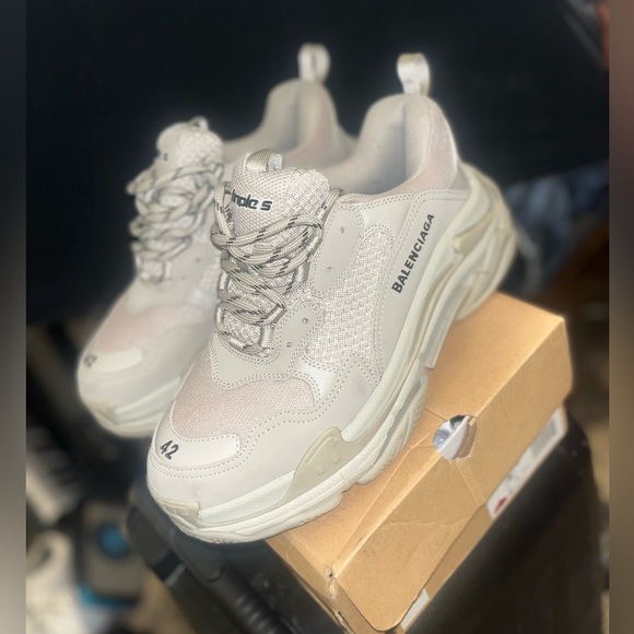 BALENCIAGA - Picture 3 of 3